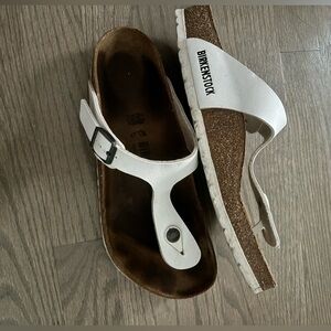Birkenstock Gizeh White Sandals Women’s size 40 9 9.5
